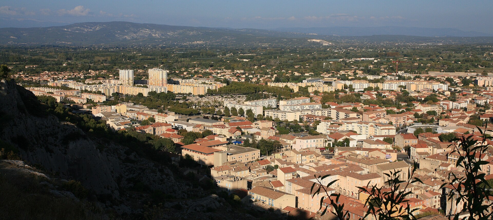 Étendue de toits terre cuite sur Cavaillon